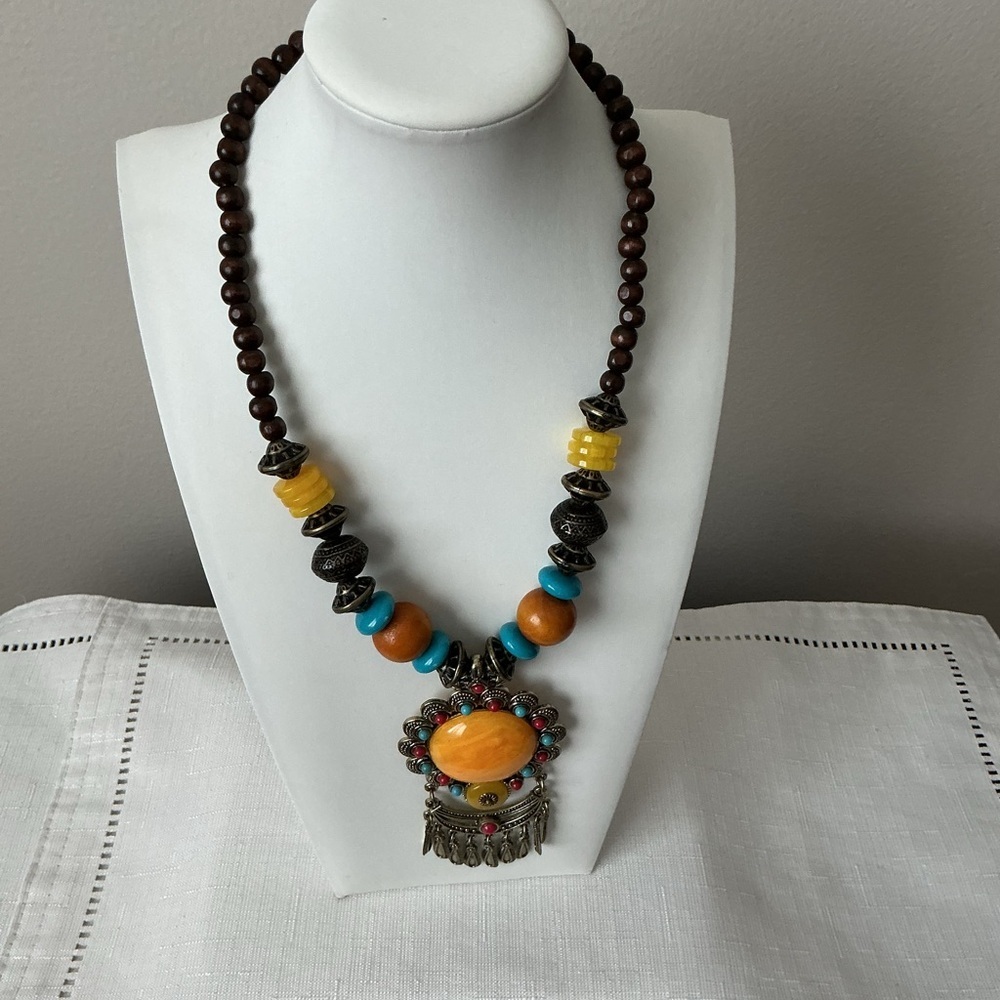 Yellow Marbled Resin Bohemian Style Antique Gold Tone Pendant Necklace